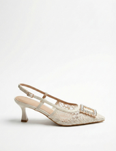 Carica l'immagine nel visualizzatore di Gallery, Décolleté Slingback in Ecopelle con Fibbia Gioiello e Tacco Medio Elegante