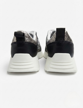 Carica l'immagine nel visualizzatore di Gallery, Sneakers Donna in Eco-pelle con Inserti in Rete Traforata e Strass