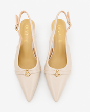 Carica l'immagine nel visualizzatore di Gallery, Décolleté Slingback in Vera Pelle con Dettaglio Gioiello Dorato