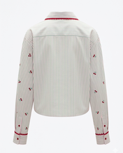 Carica l'immagine nel visualizzatore di Gallery, Camicia Cropped a Righe con Ricamo Ciliegie