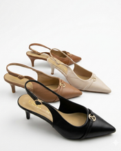 Carica l'immagine nel visualizzatore di Gallery, Décolleté Slingback in Vera Pelle con Dettaglio Gioiello Dorato