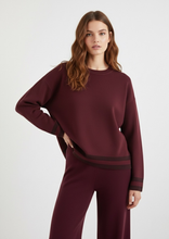 Carica l'immagine nel visualizzatore di Gallery, Maglia Luxe di Completo in Viscosa Mista – Taglia Unica, Morbida e Strutturata