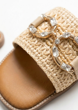 Carica l'immagine nel visualizzatore di Gallery, Ciabattine in Raffia Naturale e Pelle Ecologica con Dettaglio Bijoux