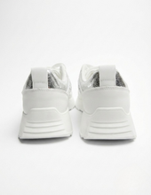 Carica l'immagine nel visualizzatore di Gallery, Sneakers Donna in Eco-pelle con Inserti in Rete Traforata e Strass