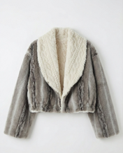 Carica l'immagine nel visualizzatore di Gallery, Giacca Corto Beige in Eco-Pelliccia Reversibile