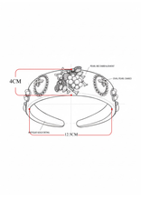 Carica l'immagine nel visualizzatore di Gallery, CERCHIETTO BLU FIORDALISO ARTIGIANALE IN RASO CON DETTAGLI GIOIELLO E MOTIVO APE IN PERLE E CRISTALLI