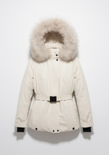 Carica l'immagine nel visualizzatore di Gallery, Giacca da Sci Impermeabile con Cappuccio in Pelliccia Sintetica – Eleganza e Performance Avorio