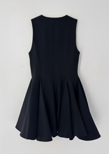 Carica l'immagine nel visualizzatore di Gallery, Abito Nero Doppiopetto con Bottoni Dorati e Dettaglio Leone di Venezia