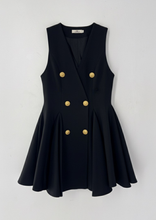 Carica l'immagine nel visualizzatore di Gallery, Abito Nero Doppiopetto con Bottoni Dorati e Dettaglio Leone di Venezia