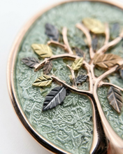 Carica l'immagine nel visualizzatore di Gallery, Spilla Magnetica a Forma di Albero della Vita in Acciaio – Eleganza Senza Fori
