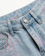 Carica l'immagine nel visualizzatore di Gallery, Jeans Wide-Leg a Vita Alata con Motivo Floreale Rosa