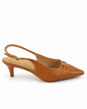 Carica l'immagine nel visualizzatore di Gallery, Décolleté Slingback in Vera Pelle con Dettaglio Gioiello Dorato