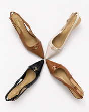 Carica l'immagine nel visualizzatore di Gallery, Décolleté Slingback in Vera Pelle con Dettaglio Gioiello Dorato