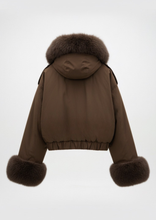 Carica l'immagine nel visualizzatore di Gallery, Piumino Marrone Corto Impermeabile con Cappuccio e Pelliccia Staccabile