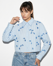 Carica l'immagine nel visualizzatore di Gallery, Camicia a Righe con Ricami Floreali e Pailettes - Design Francese