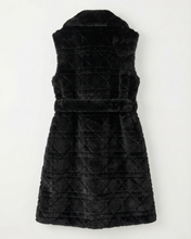 Carica l'immagine nel visualizzatore di Gallery, Gilet Nero in Pelliccia Sintetica Smanicate con Ganci e Cintura – Taglia Unica