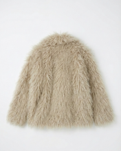 Carica l'immagine nel visualizzatore di Gallery, Cappotto Beige Oversize in Eco-Pelliccia Morbida