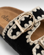 Carica l'immagine nel visualizzatore di Gallery, Sandali Slide in Ecopelle Scamosciata con Bordatura Crochet e Doppia Fibbia Gold