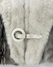 Carica l'immagine nel visualizzatore di Gallery, Giacca Corto Beige in Eco-Pelliccia Reversibile