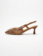 Carica l'immagine nel visualizzatore di Gallery, Décolleté Slingback in Ecopelle con Fibbia Gioiello e Tacco Medio Elegante
