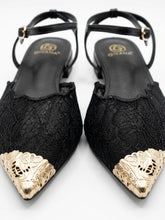 Carica l'immagine nel visualizzatore di Gallery, Scarpe Basse Eleganti in Pizzo con Dettagli Metallici e Cinturino