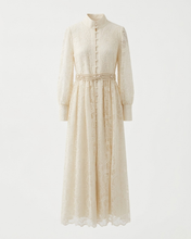 Carica l'immagine nel visualizzatore di Gallery, Abito Maxi in Pizzo Francese con Bottoni Perla e Cintura Intrecciata
