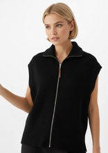 Carica l'immagine nel visualizzatore di Gallery, Gilet Minimalista in Maglia Nero con Zip
