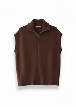 Carica l'immagine nel visualizzatore di Gallery, Gilet Minimalista in Maglia Marrone con Zip