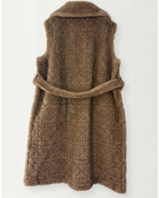 Carica l'immagine nel visualizzatore di Gallery, Gilet Khaki in Pelliccia Sintetica Smanicate con Ganci e Cintura – Taglia Unica