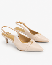 Carica l'immagine nel visualizzatore di Gallery, Décolleté Slingback in Vera Pelle con Dettaglio Gioiello Dorato
