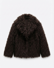 Carica l&#39;immagine nel visualizzatore di Gallery, Cappotto Marrone Oversize in Eco-Pelliccia Morbida
