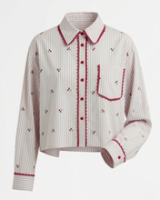 Carica l'immagine nel visualizzatore di Gallery, Camicia Cropped a Righe con Ricamo Ciliegie

