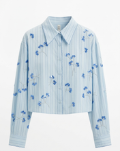 Carica l'immagine nel visualizzatore di Gallery, Camicia a Righe con Ricami Floreali e Pailettes - Design Francese
