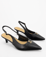 Carica l'immagine nel visualizzatore di Gallery, Décolleté Slingback in Vera Pelle con Dettaglio Gioiello Dorato
