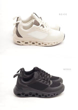 Carica l&#39;immagine nel visualizzatore di Gallery, Sneakers leggeri
