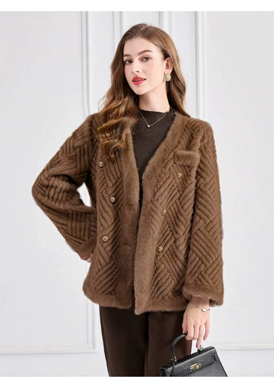 CAPPOTTO IN ECO-PELLICCIA A MEZZA LUNGHEZZA TAGLIO DRITTO