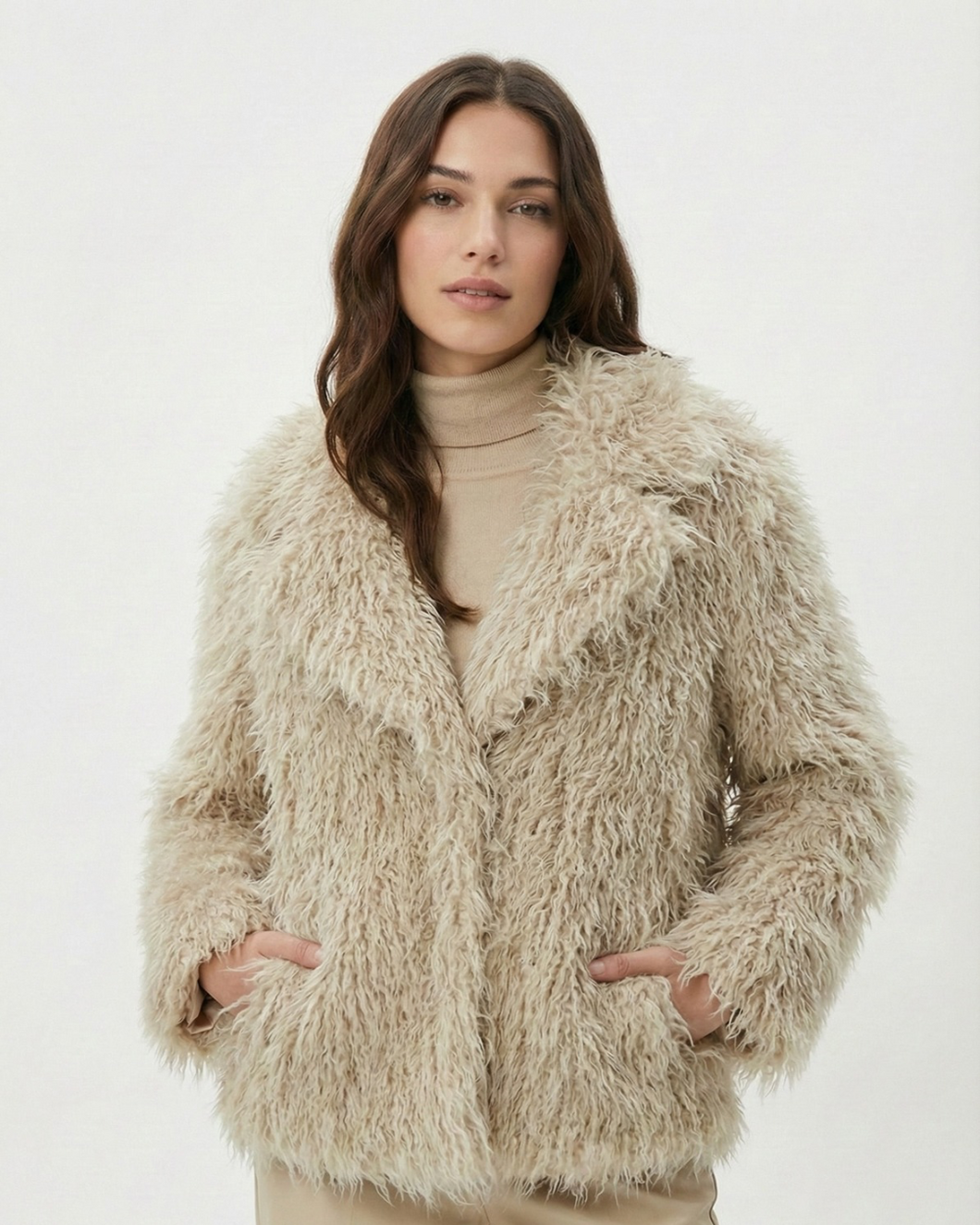 Cappotto Beige Oversize in Eco-Pelliccia Morbida