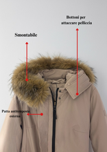 Carica l&#39;immagine nel visualizzatore di Gallery, Giacca da Sci Impermeabile con Cappuccio in Pelliccia Sintetica – Eleganza e Performance Fango
