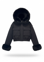 Carica l&#39;immagine nel visualizzatore di Gallery, Piumino Nero Corto Impermeabile con Cappuccio e Pelliccia Staccabile
