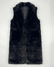 Carica l&#39;immagine nel visualizzatore di Gallery, Gilet Nero in Pelliccia Sintetica Smanicate con Ganci e Cintura – Taglia Unica
