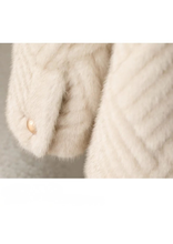 Carica l&#39;immagine nel visualizzatore di Gallery, CIACCA IN ECO-PELLICCIA TAGLIO DRITTO BOTTONI DORATI
