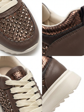 Carica l'immagine nel visualizzatore di Gallery, Sneakers Donna in Eco-pelle con Inserti in Rete Traforata e Strass
