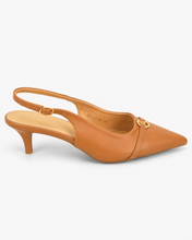Carica l'immagine nel visualizzatore di Gallery, Décolleté Slingback in Vera Pelle con Dettaglio Gioiello Dorato
