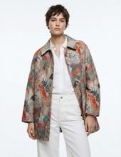 Carica l'immagine nel visualizzatore di Gallery, Giacca Jacquard Design Artistico con Ricamo 3D
