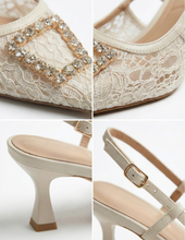 Carica l'immagine nel visualizzatore di Gallery, Décolleté Slingback in Ecopelle con Fibbia Gioiello e Tacco Medio Elegante
