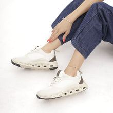 Carica l&#39;immagine nel visualizzatore di Gallery, Sneakers leggeri
