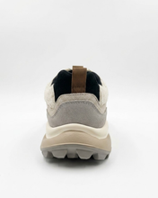 Carica l'immagine nel visualizzatore di Gallery, Sneakers Donna in Vera Pelle con Inserti in Rete Tecnica e Dettagli Laminati
