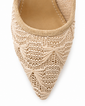 Carica l'immagine nel visualizzatore di Gallery, Décolleté Slingback Eleganti con Tomaia in Pizzo Floreale e Sottopiede in Vera Pelle
