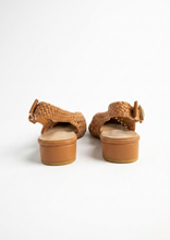Carica l'immagine nel visualizzatore di Gallery, Scarpe Slingback a Punta con Trama Intrecciata
