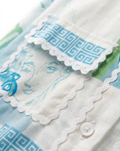 Carica l'immagine nel visualizzatore di Gallery, Camicia a maniche corte con stampa greca e bordi smerlati
